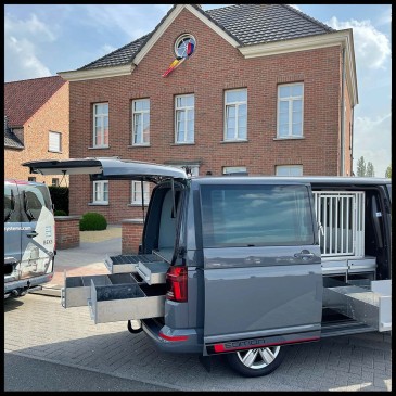 Mobile kennels.jpg